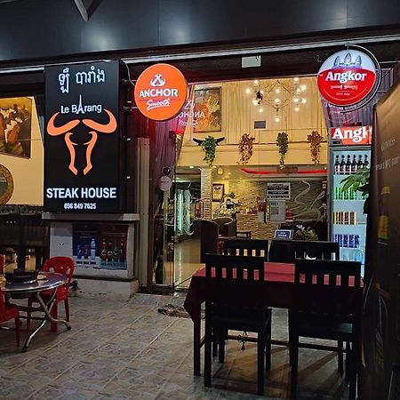 Le Barang Steakhouse & Guesthouse สีหนุวิลล์ ภายนอก รูปภาพ