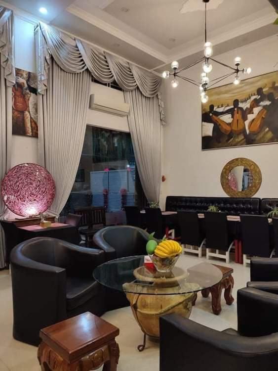 Le Barang Steakhouse & Guesthouse สีหนุวิลล์ ภายนอก รูปภาพ